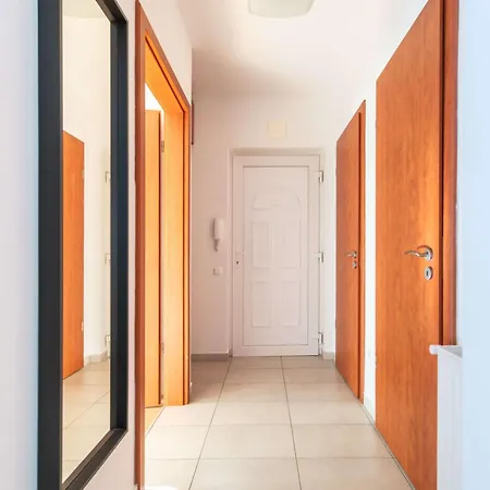 Apartament Grand 58 *